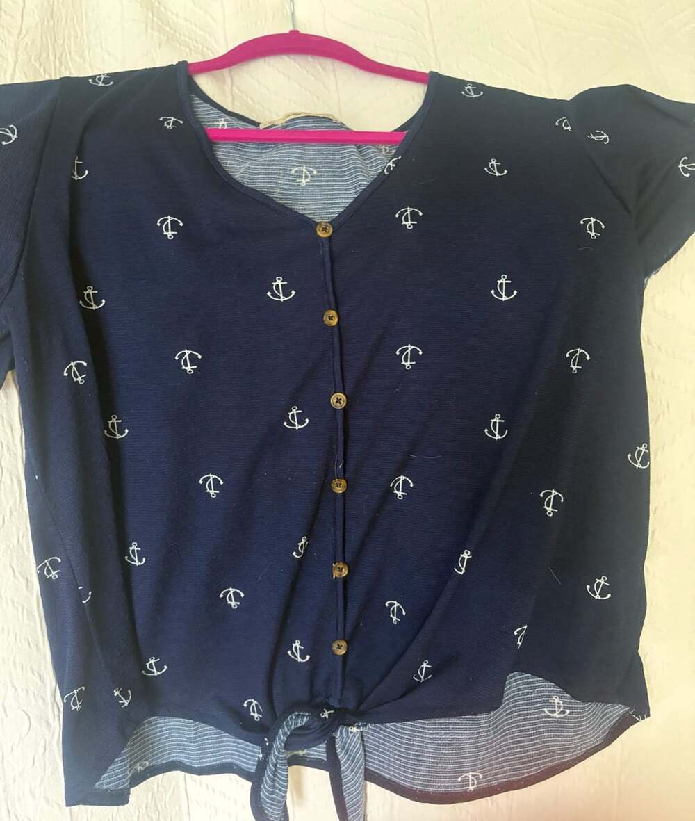 All in Love Top Size XL Blue Anchor Print Button-Front Tie Hem